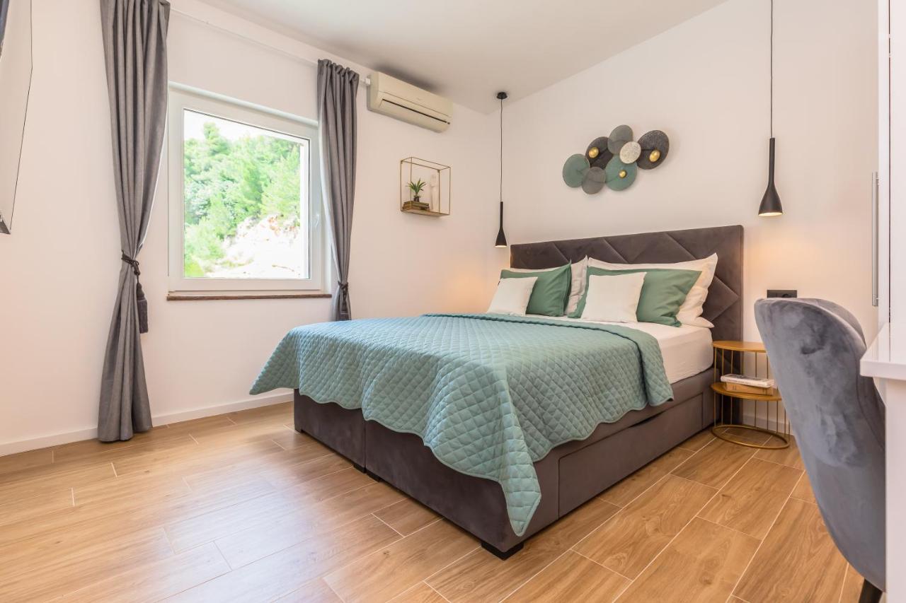 Apartmani Nikola Baška Voda Eksteriør billede