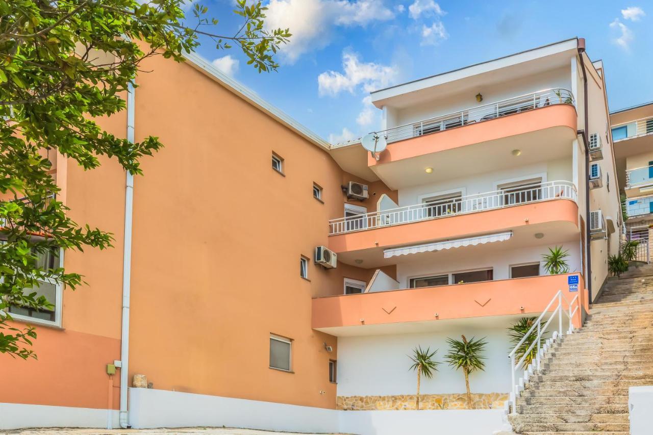 Apartmani Nikola Baška Voda Eksteriør billede