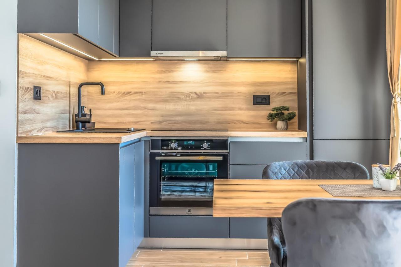 Apartmani Nikola Baška Voda Eksteriør billede
