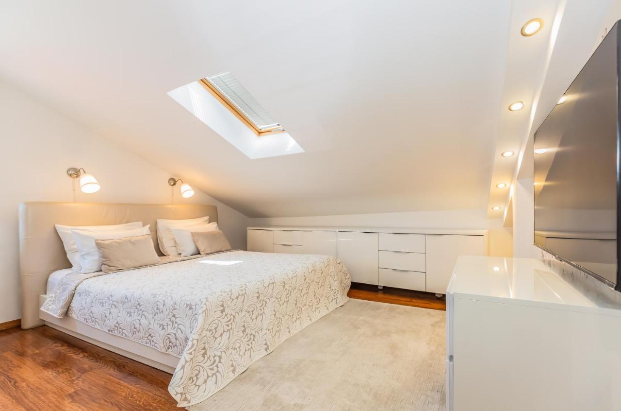 Apartmani Nikola Baška Voda Eksteriør billede