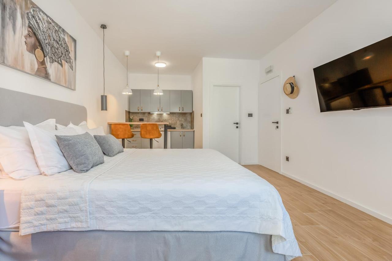 Apartmani Nikola Baška Voda Eksteriør billede