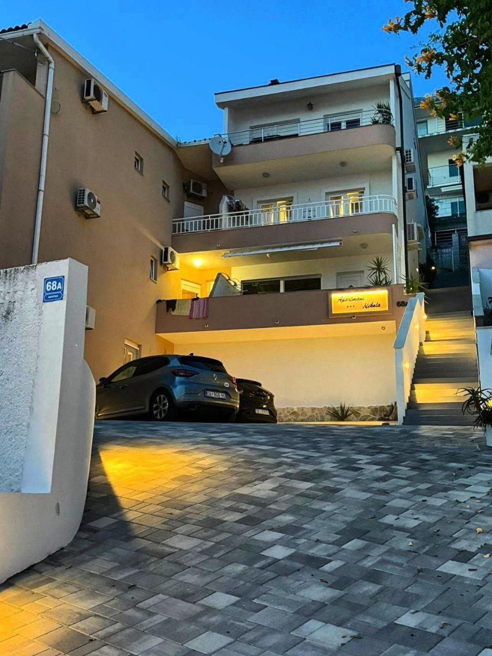 Apartmani Nikola Baška Voda Eksteriør billede