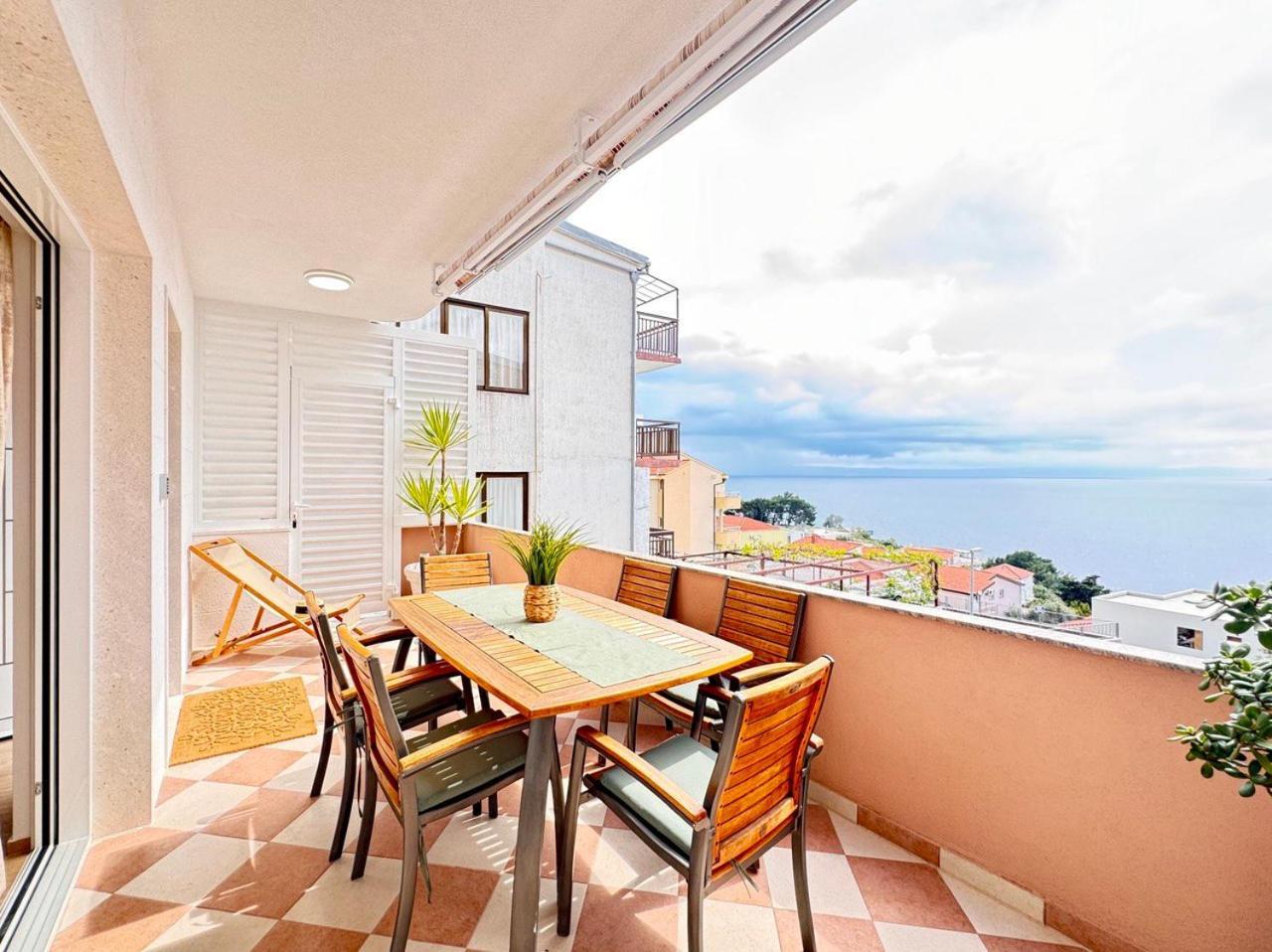 Apartmani Nikola Baška Voda Eksteriør billede