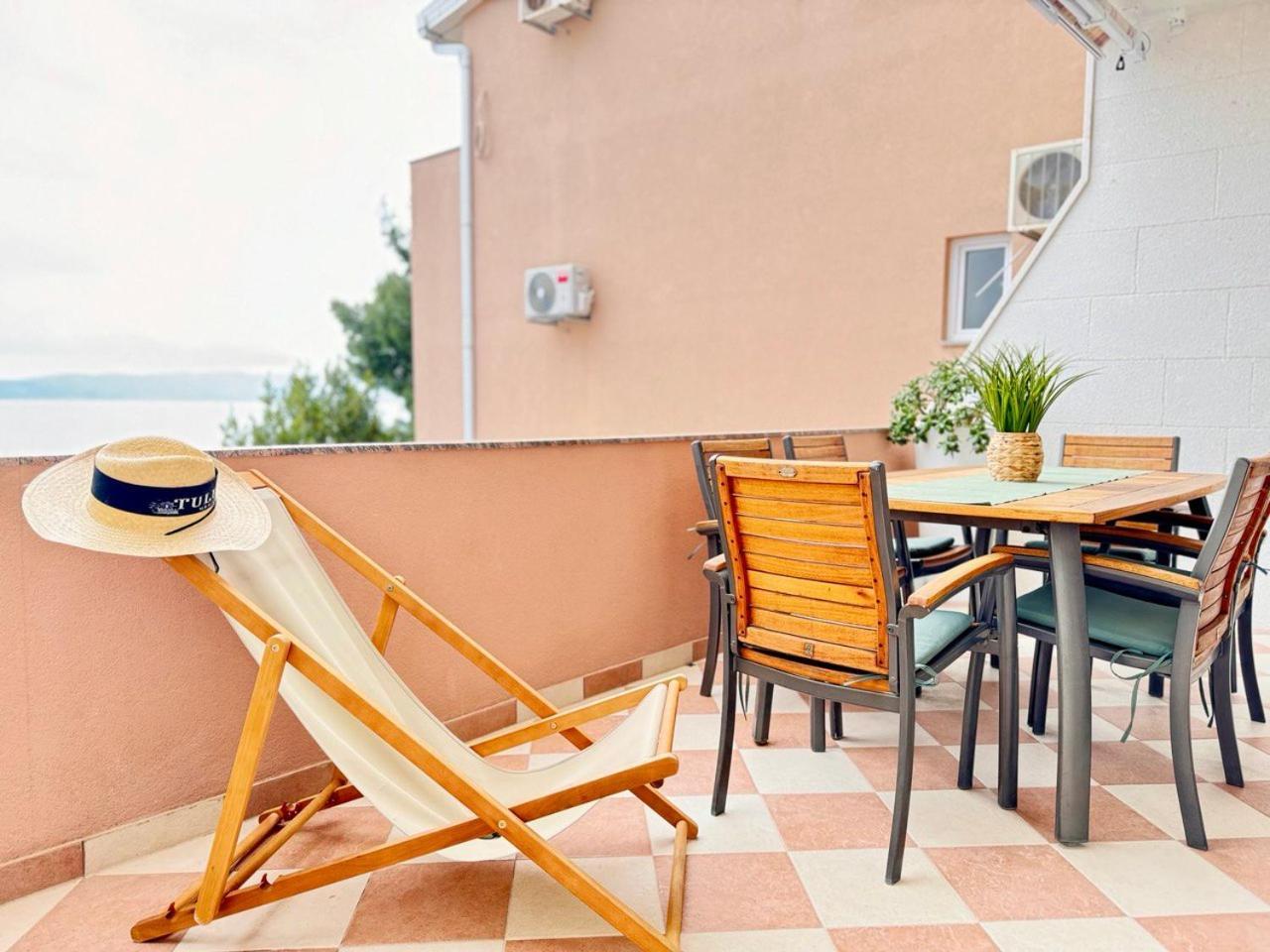 Apartmani Nikola Baška Voda Eksteriør billede