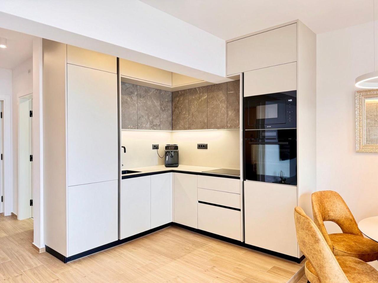 Apartmani Nikola Baška Voda Eksteriør billede